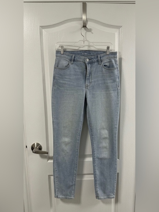 Old Navy Denim - Old Navy "Wow" Straight Jeans – Size 8